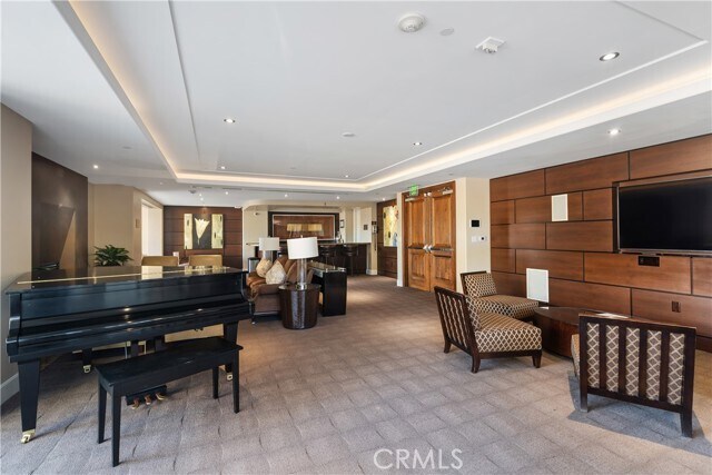 Building Photo - 5042 Scholarship