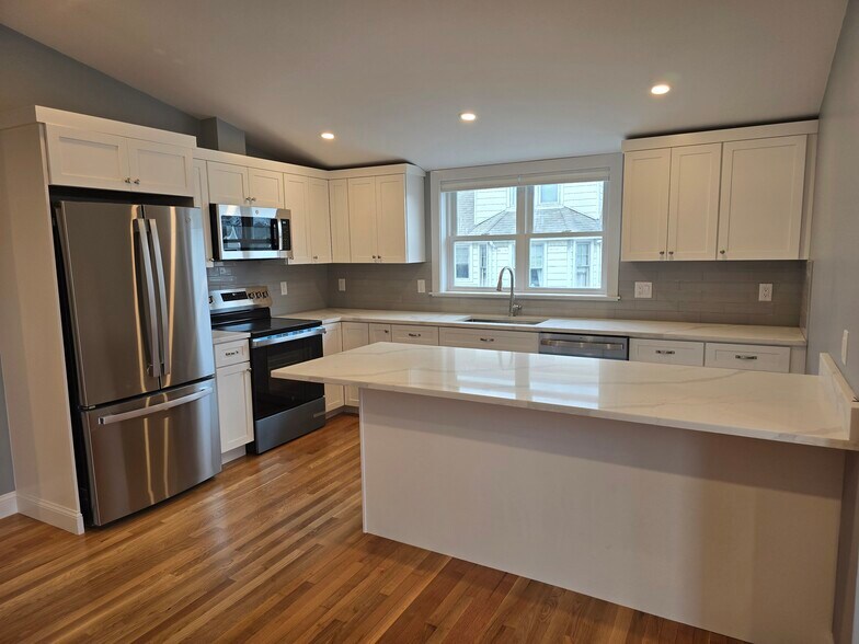 Building Photo - 29 Appleton St