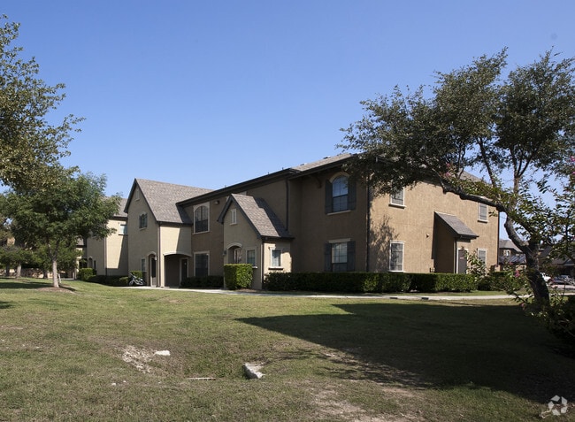 Building Photo - Camden Brushy Creek