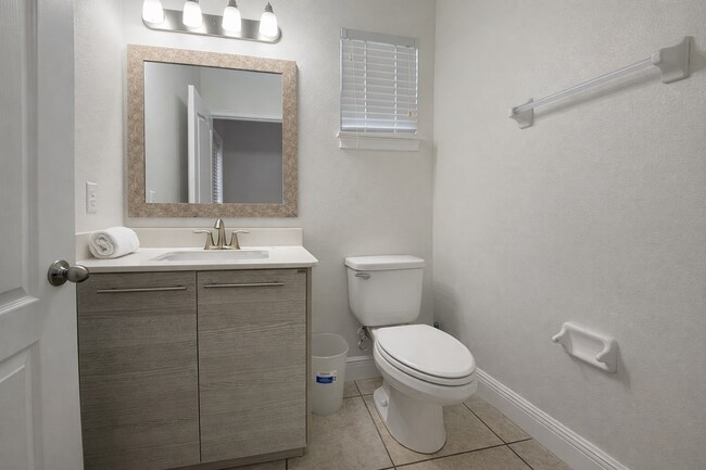 Building Photo - 202 Brooke's Pl