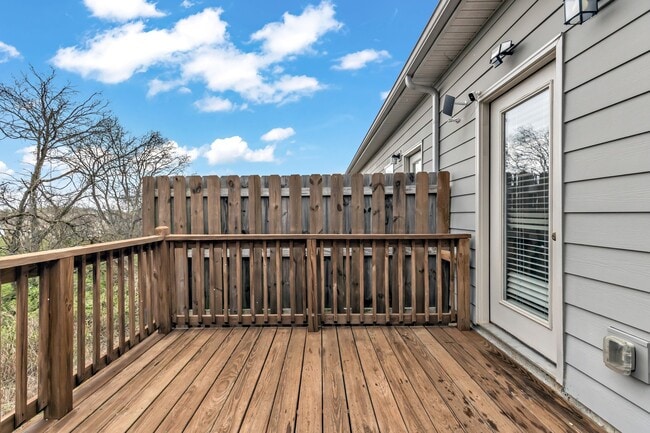 Building Photo - 942 Millstream Dr