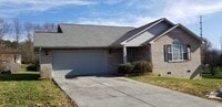 Building Photo - Maryville 37804 - 3 bedroom, 2 Bath Home , 2 car garage - Contact Donna Bailey (865) 389-6590