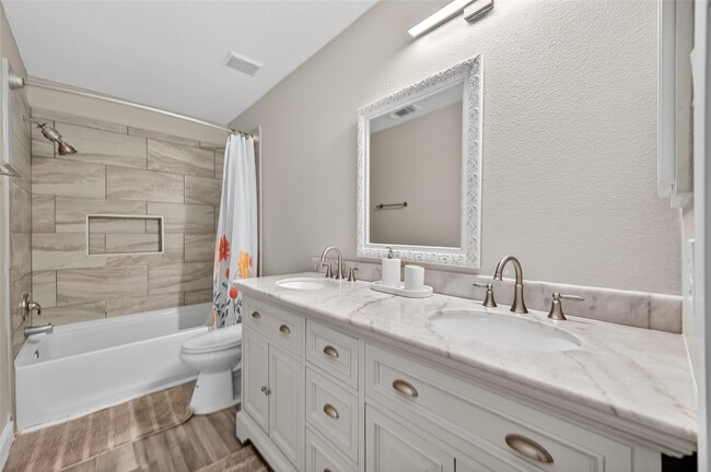 Building Photo - 3718 Garden Green Trail