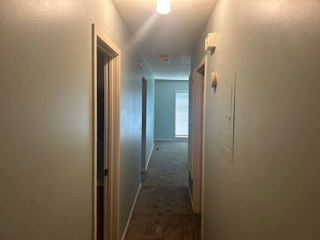 Building Photo - HAP/Section 8 Qualified!