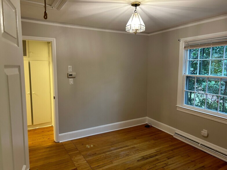 Building Photo - 1405 Mimosa Dr