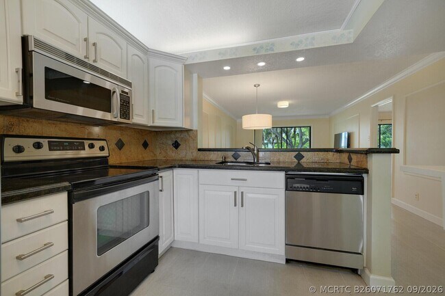 Building Photo - 1284 S Military Trail