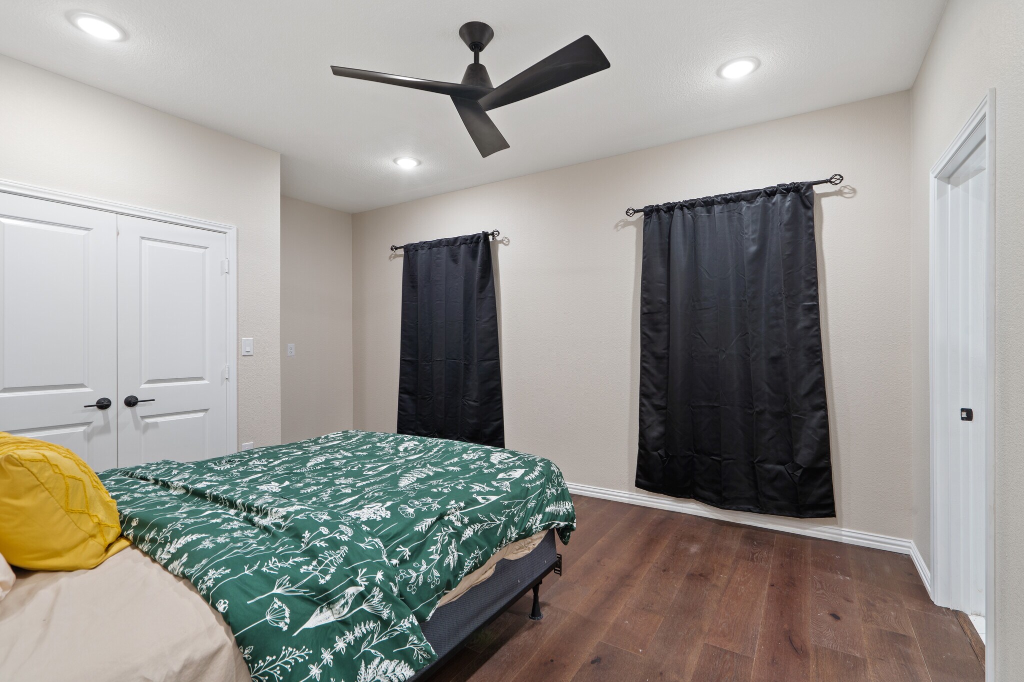 Building Photo - 2514 Carpenter Ave