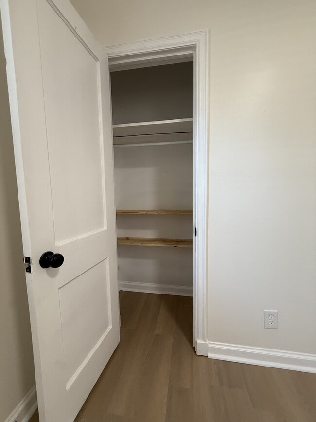 Building Photo - 15 Bradley Dr