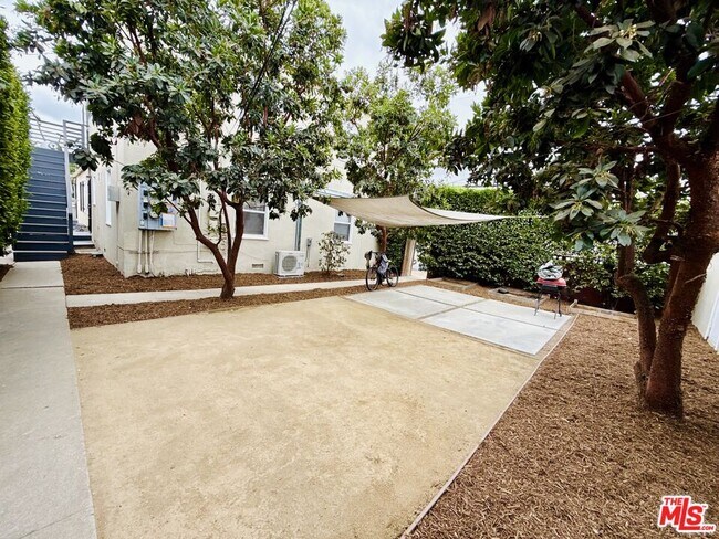 Building Photo - 3418 Cimarron St