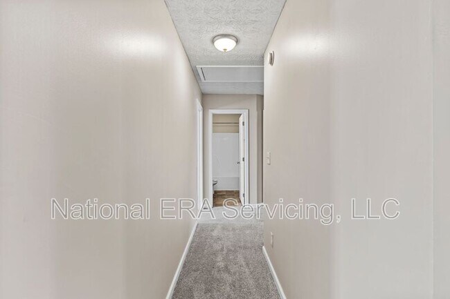 Building Photo - 185 Vintage Dr