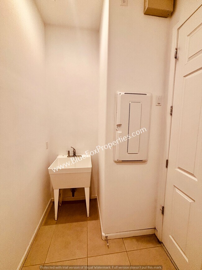 Building Photo - 198 E Woolystar Ct