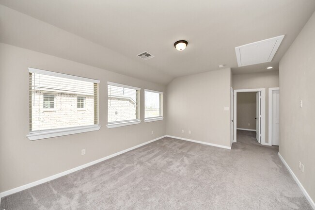 Building Photo - 7006 Winterberry Gln Ln