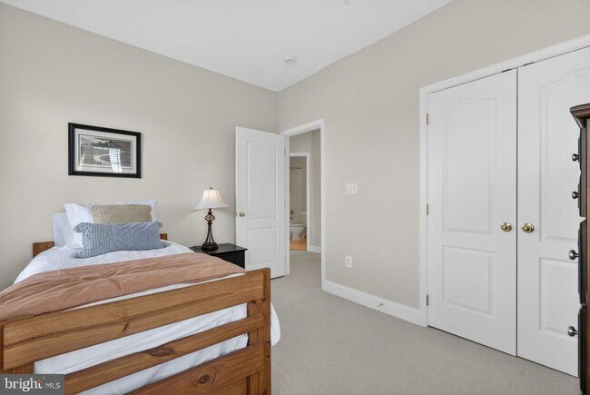 Building Photo - 43789 Water Bay Terrace