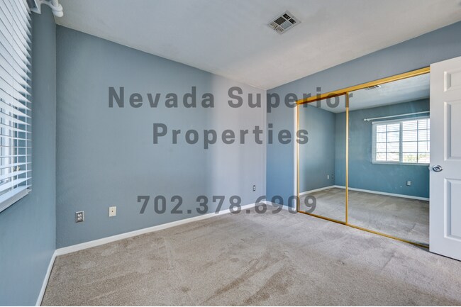 Building Photo - NW!!!  4 Bedrooms!!! Pool!! Spa!! Water Fa...