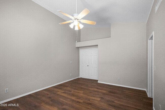 Building Photo - 1214 E Beverly Ln