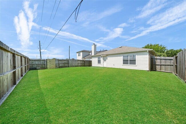Building Photo - 5706 Baldwin Elm St