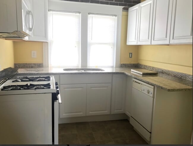 Building Photo - 319 E Vine St