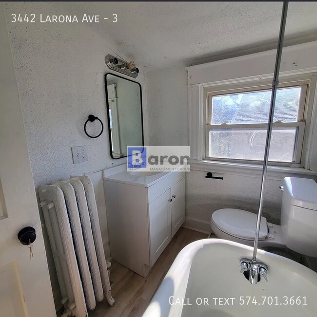 Building Photo - 3442 Larona Ave