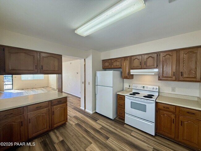 Building Photo - 350 Rim Rock Cir