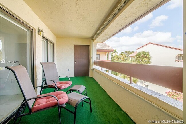 Building Photo - 9030 SW 125th Ave