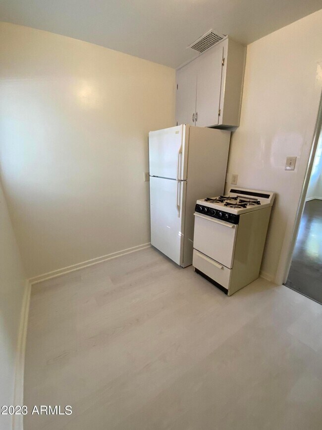 Building Photo - 1530 W Mulberry Dr