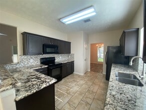 Building Photo - 7626 Brighton Knolls Ln