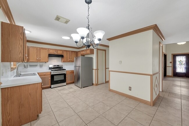 Building Photo - 10130 Woodico Dr