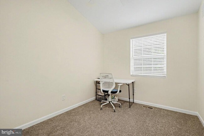 Building Photo - 20 Culmore Ct