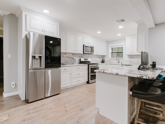 Building Photo - 3438 Princeton Dr