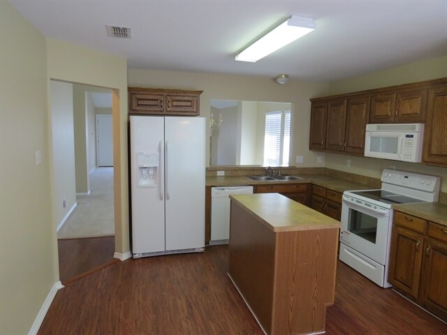 Building Photo - 2545 Big Spring Dr