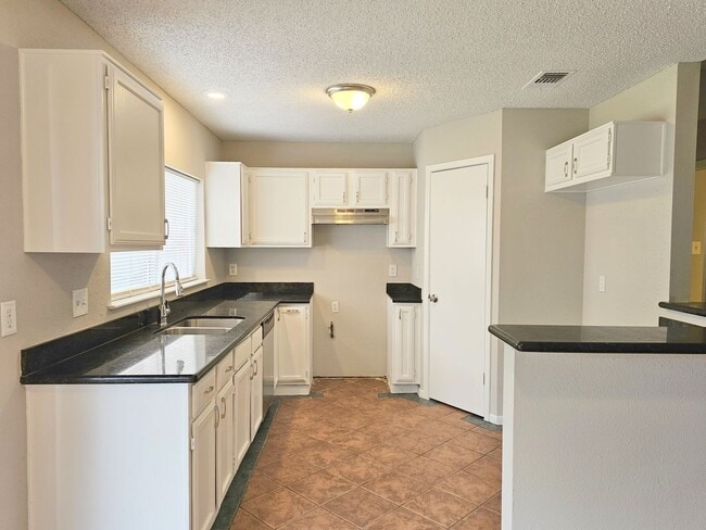 Building Photo - 6103 Wolfboro Dr