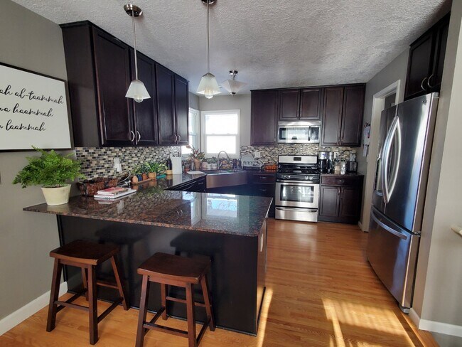 Building Photo - New Property Available for Rent in Saint L...