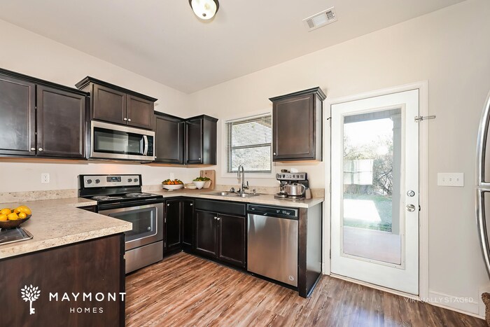 Building Photo - 1029 Allegiance Dr