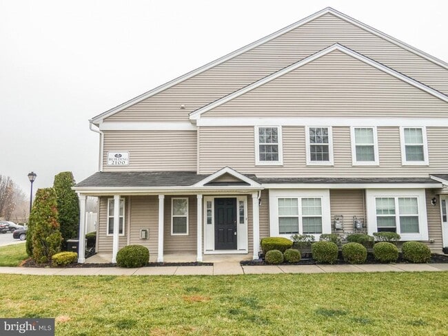 Building Photo - 2105 Lexington Mews