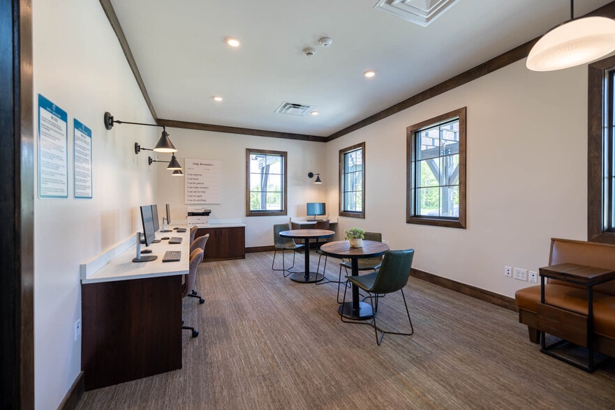 Building Photo - 233 Noriker Dr
