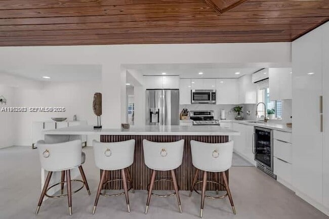 Building Photo - 125 Gardenia St