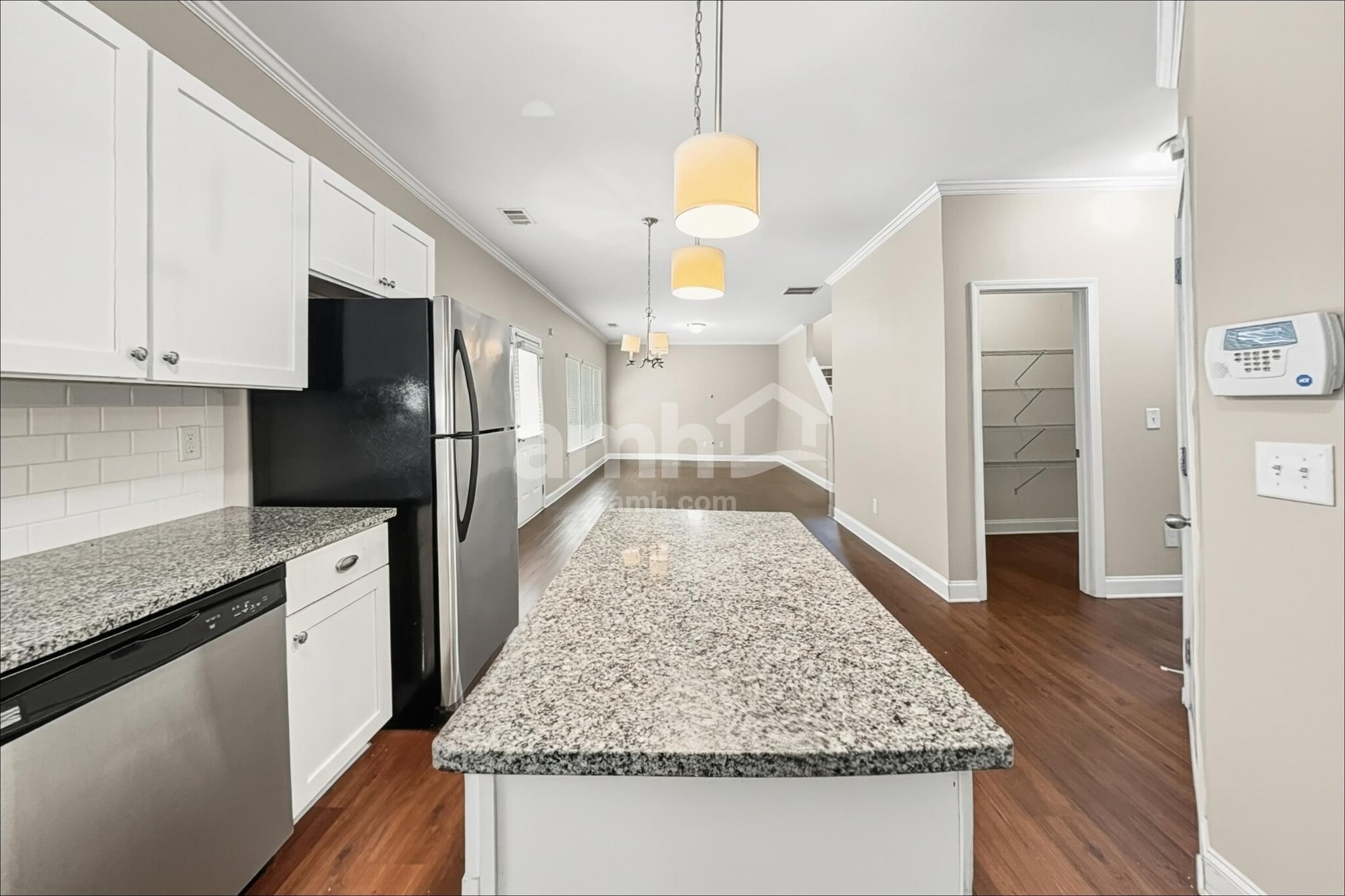 Building Photo - 2049 Greenfern Ct