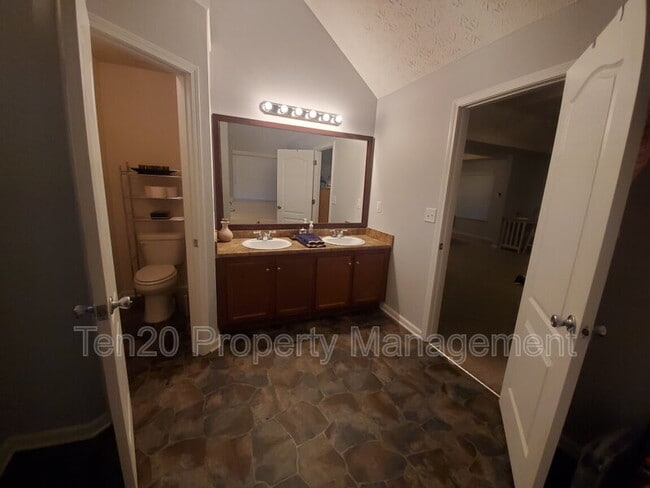 Building Photo - 35 Apache Trail