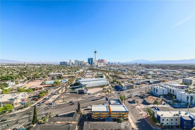 Building Photo - 900 S Las Vegas Blvd