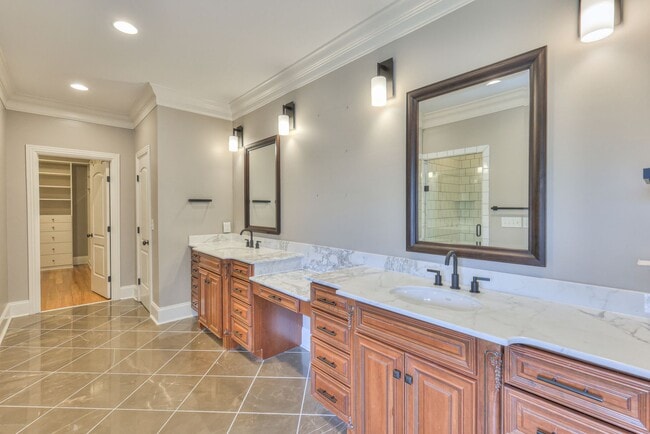 Building Photo - 4100A Oriole Pl