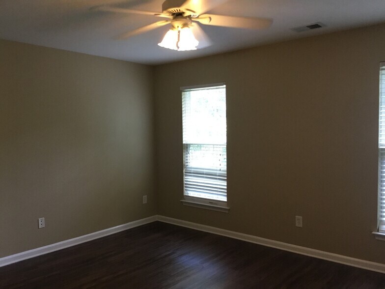 Building Photo - 12703 Beddingfield Dr