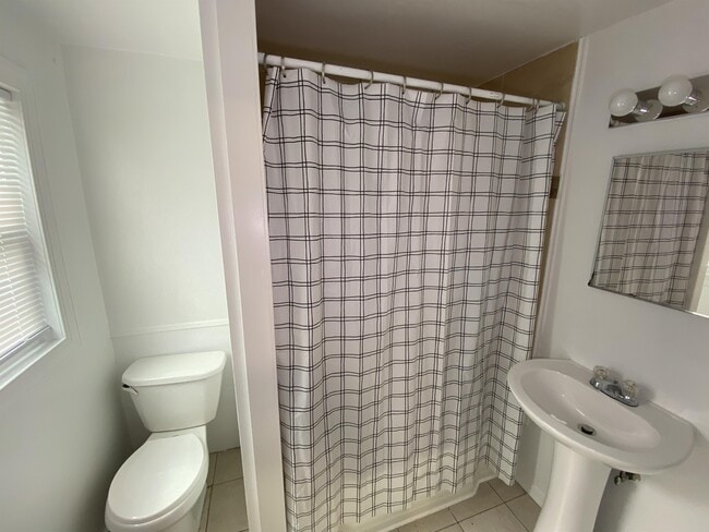 Building Photo - 338 S Sherman St