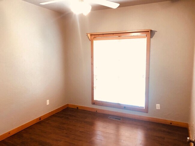 Building Photo - 4 bed + office + Bonus room/2nd Living upstairs, 3 bath on 2+ Acres in Moore Schools !