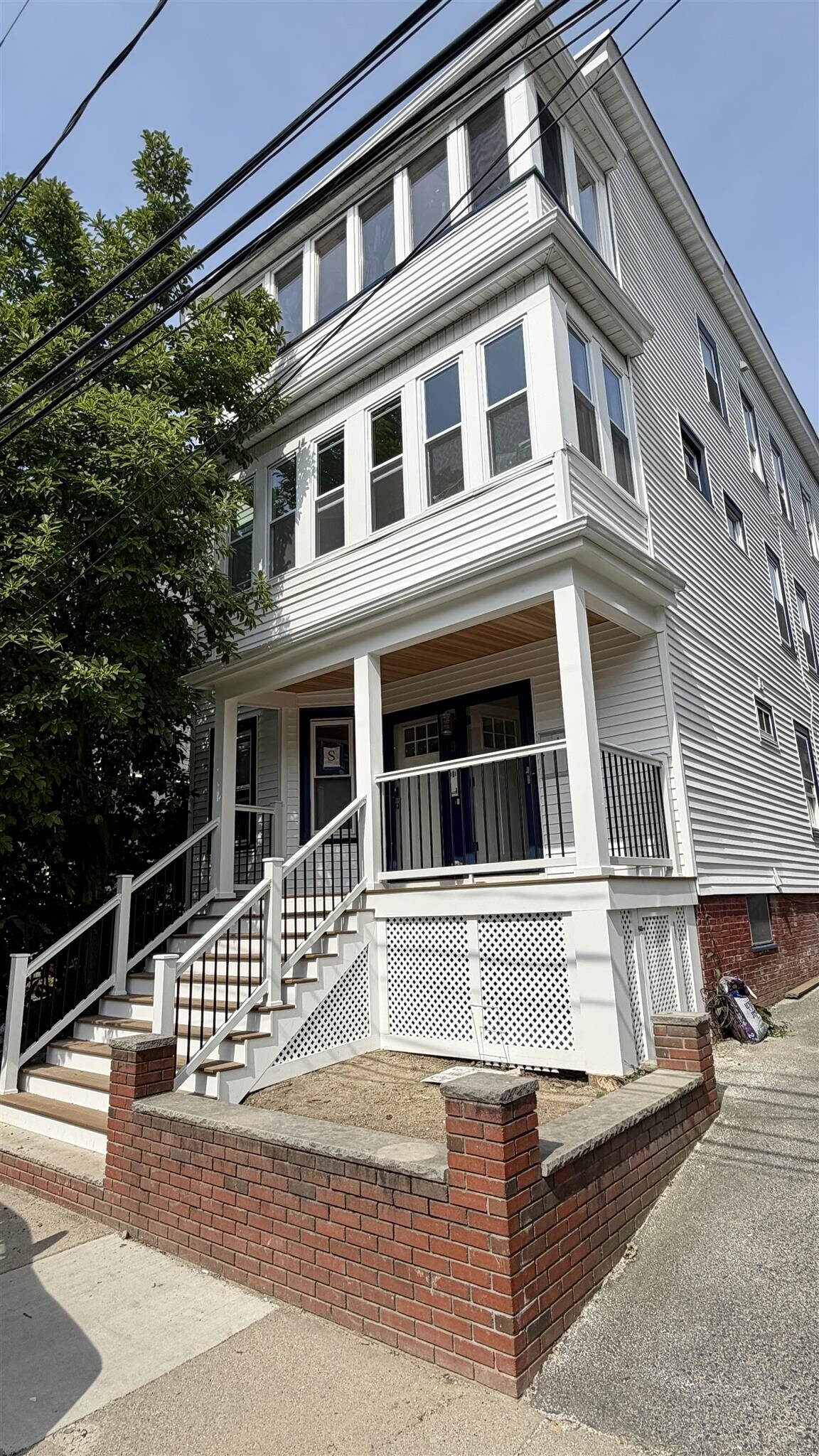 Building Photo - 9 Ashland St