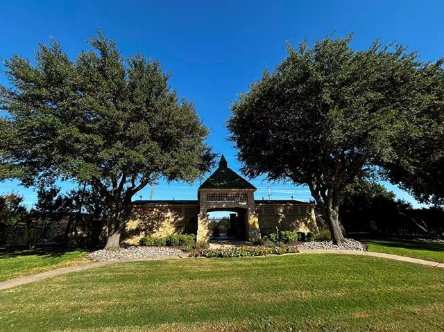 Building Photo - 4420 Lansbury Ln