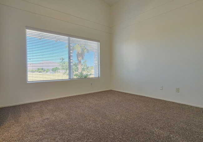 Building Photo - Spacious 4 Bedroom, 2 Bath, Single-Story H...