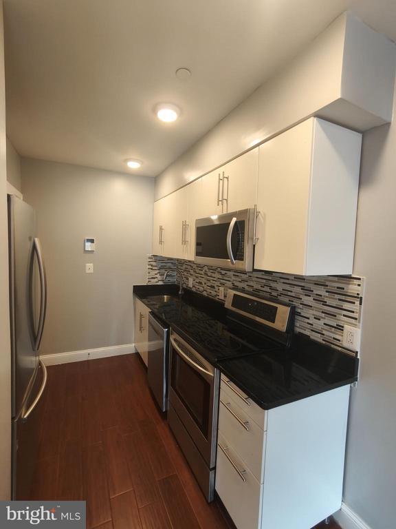 Building Photo - 615 N 11th St