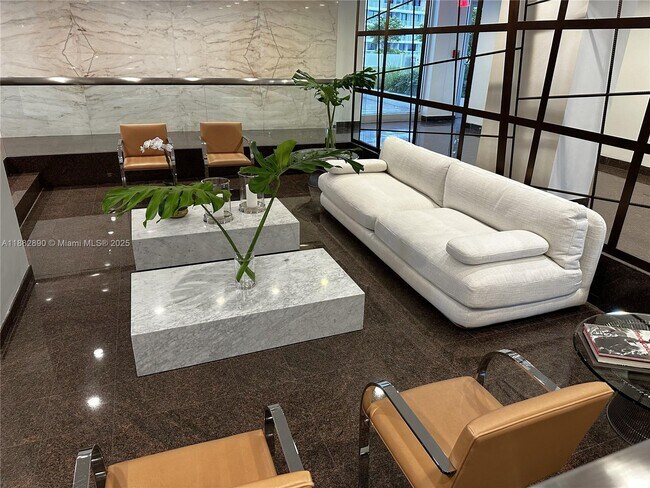 Building Photo - 1541 Brickell Ave