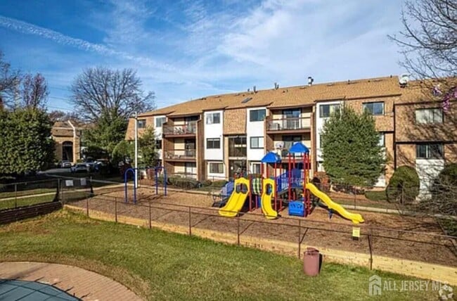 Building Photo - 1502 Edison Glen Terrace