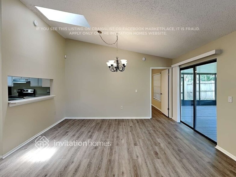 Building Photo - 888 E Timberland Trail